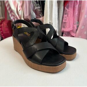 Frye and Co. Black Strappy Buckle Wedge Sandals Size 6